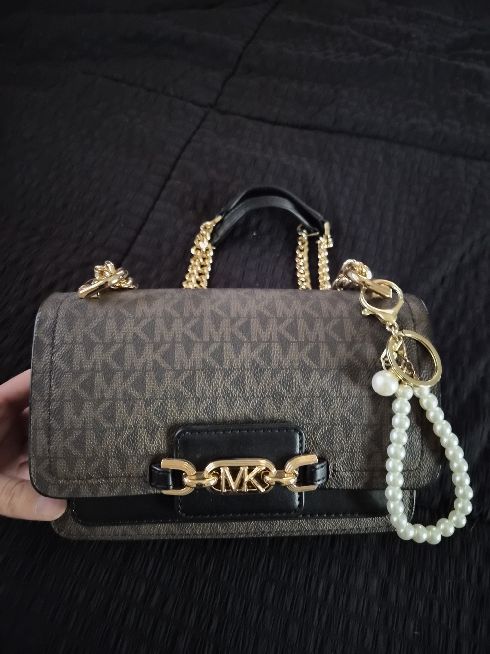NEW Michael Kors Heather Large Metallic Empire Monogram Shoulder Bag

Gorgeo